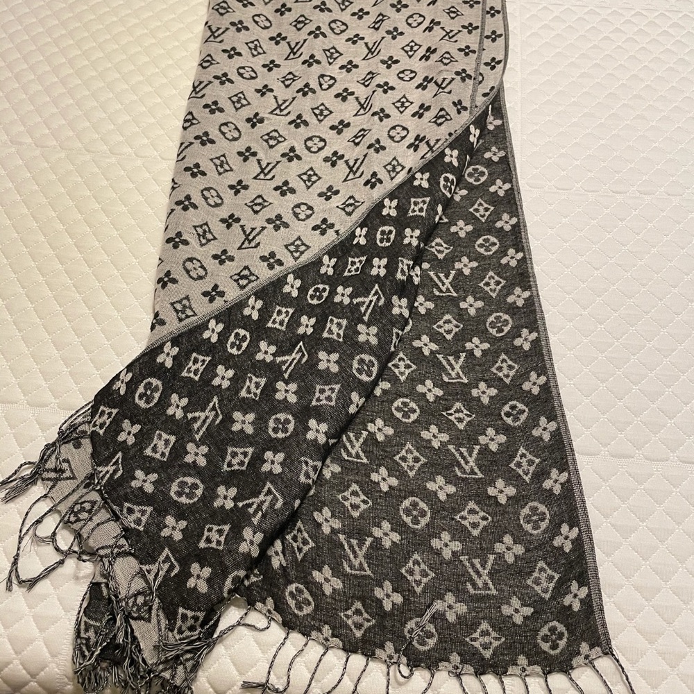 Louis Vuitton Scarf